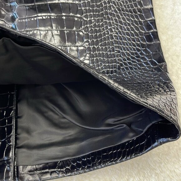 Runway Versace Crocodile-Embossed Midi Skirt - Picture 9 of 17